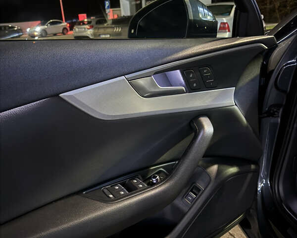 Серый Ауди А4, объемом двигателя 1.98 л и пробегом 190 тыс. км за 21000 $, фото 9 на Automoto.ua