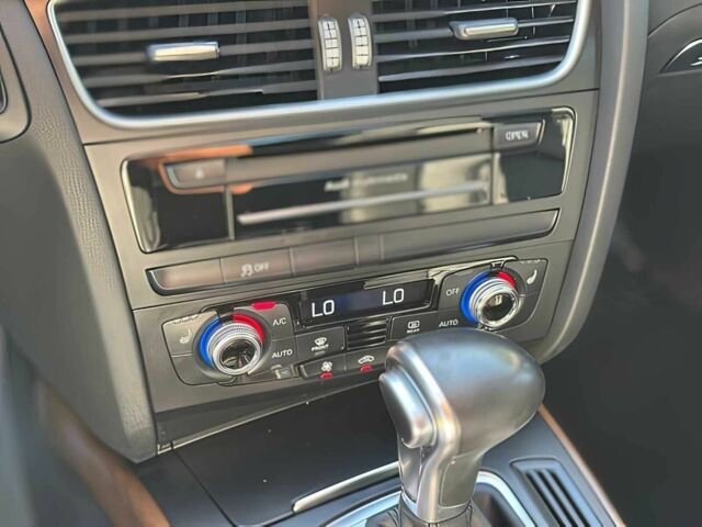 Сірий Ауді А4, об'ємом двигуна 2 л та пробігом 70 тис. км за 8000 $, фото 12 на Automoto.ua