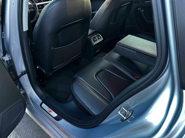 Сірий Ауді А4, об'ємом двигуна 2 л та пробігом 77 тис. км за 5000 $, фото 12 на Automoto.ua