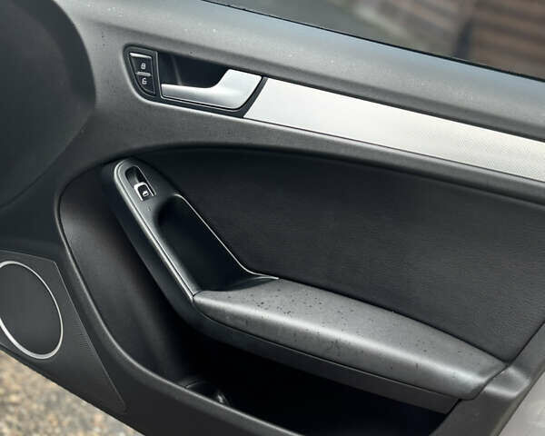 Сірий Ауді А4, об'ємом двигуна 1.98 л та пробігом 158 тис. км за 15800 $, фото 27 на Automoto.ua