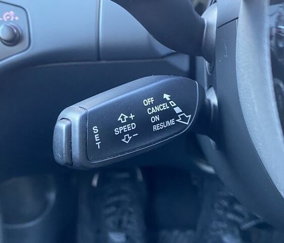 Сірий Ауді А4, об'ємом двигуна 2 л та пробігом 128 тис. км за 14999 $, фото 17 на Automoto.ua