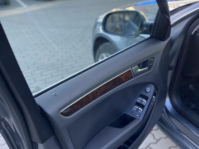 Сірий Ауді А4, об'ємом двигуна 2 л та пробігом 128 тис. км за 14999 $, фото 5 на Automoto.ua