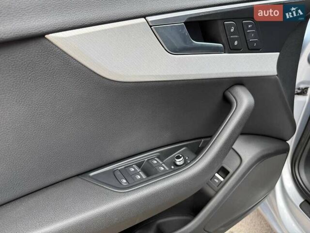 Сірий Ауді А4, об'ємом двигуна 1.98 л та пробігом 118 тис. км за 18490 $, фото 14 на Automoto.ua