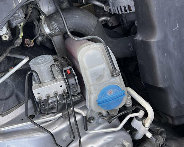 Сірий Ауді А4, об'ємом двигуна 1.98 л та пробігом 130 тис. км за 13500 $, фото 37 на Automoto.ua