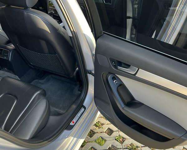 Сірий Ауді А4, об'ємом двигуна 2 л та пробігом 120 тис. км за 13300 $, фото 38 на Automoto.ua