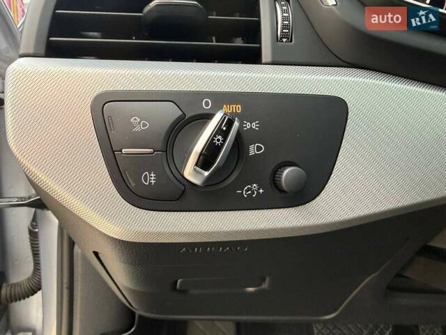 Сірий Ауді А4, об'ємом двигуна 1.98 л та пробігом 118 тис. км за 18490 $, фото 16 на Automoto.ua