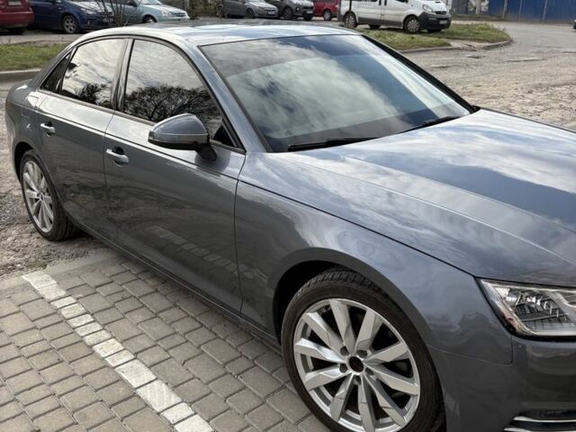Сірий Ауді А4, об'ємом двигуна 2 л та пробігом 243 тис. км за 13800 $, фото 2 на Automoto.ua