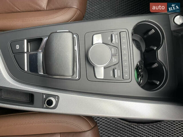 Сірий Ауді А4, об'ємом двигуна 2 л та пробігом 54 тис. км за 17800 $, фото 34 на Automoto.ua