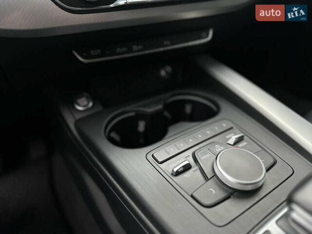 Сірий Ауді А4, об'ємом двигуна 1.98 л та пробігом 155 тис. км за 18500 $, фото 13 на Automoto.ua