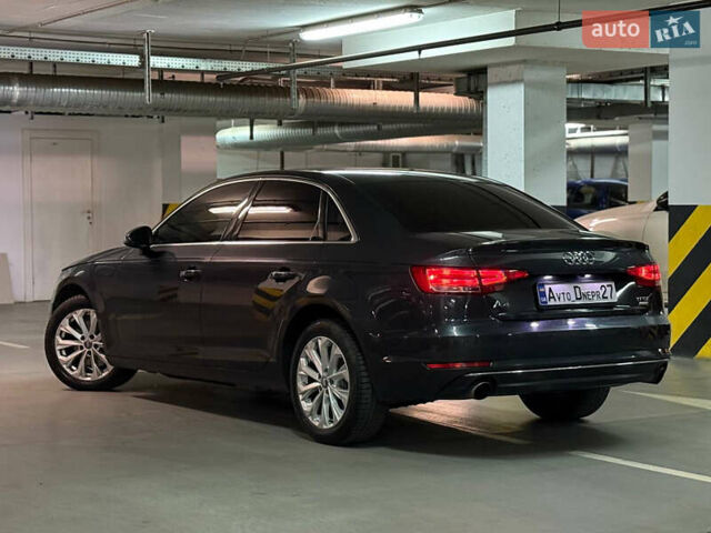 Серый Ауди А4, объемом двигателя 2 л и пробегом 147 тыс. км за 12999 $, фото 2 на Automoto.ua