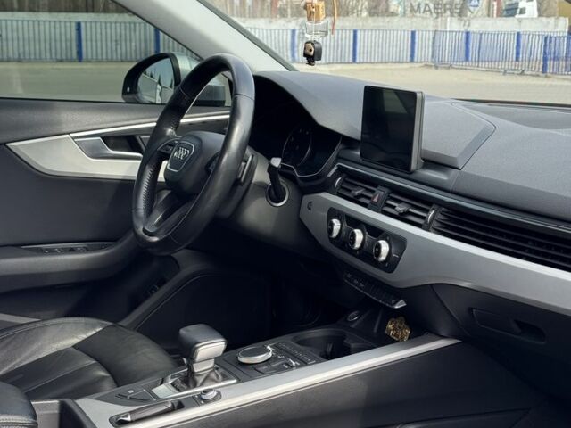 Сірий Ауді А4, об'ємом двигуна 2 л та пробігом 220 тис. км за 18999 $, фото 18 на Automoto.ua