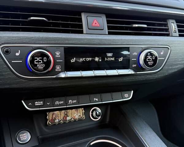 Сірий Ауді А4, об'ємом двигуна 1.98 л та пробігом 168 тис. км за 19600 $, фото 24 на Automoto.ua