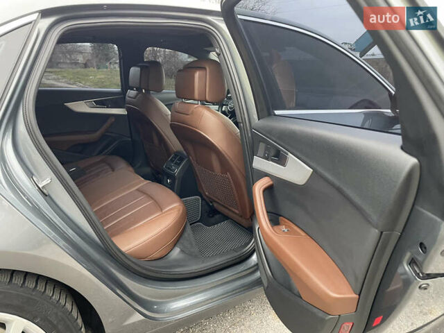 Сірий Ауді А4, об'ємом двигуна 2 л та пробігом 54 тис. км за 17800 $, фото 51 на Automoto.ua
