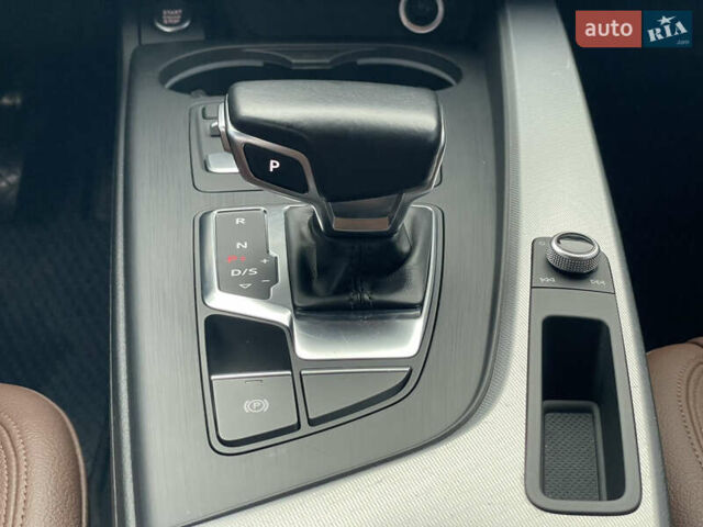 Сірий Ауді А4, об'ємом двигуна 2 л та пробігом 54 тис. км за 17800 $, фото 28 на Automoto.ua