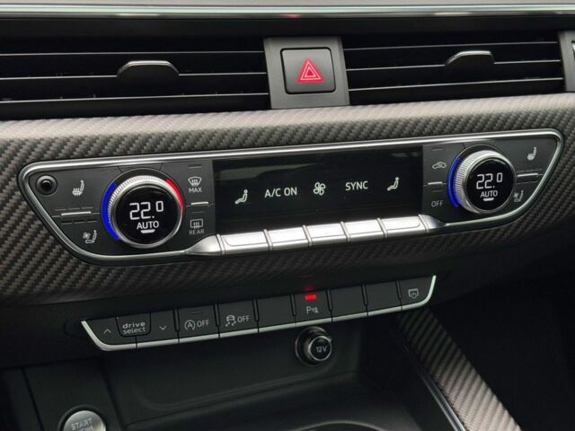 Сірий Ауді А4, об'ємом двигуна 0 л та пробігом 169 тис. км за 19500 $, фото 7 на Automoto.ua