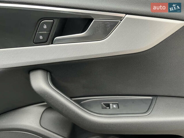 Серый Ауди А4, объемом двигателя 1.98 л и пробегом 100 тыс. км за 19300 $, фото 31 на Automoto.ua