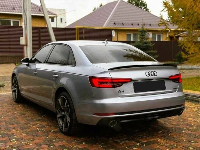 Сірий Ауді А4, об'ємом двигуна 2 л та пробігом 137 тис. км за 15700 $, фото 5 на Automoto.ua