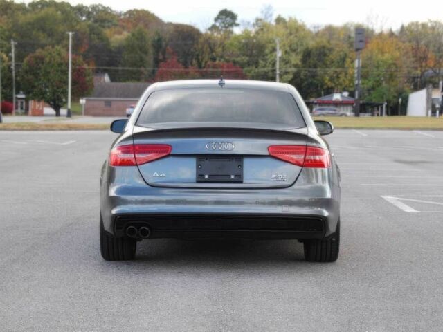 Сірий Ауді А4, об'ємом двигуна 2 л та пробігом 70 тис. км за 7900 $, фото 6 на Automoto.ua