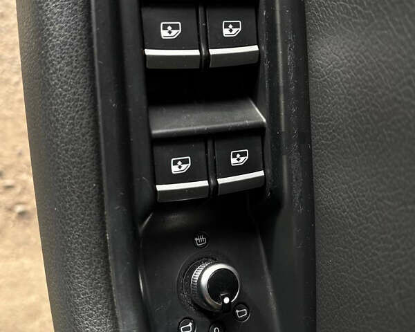 Серый Ауди А4, объемом двигателя 2 л и пробегом 247 тыс. км за 16000 $, фото 19 на Automoto.ua