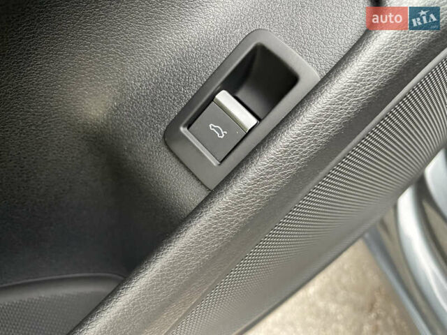 Сірий Ауді А4, об'ємом двигуна 2 л та пробігом 54 тис. км за 17800 $, фото 46 на Automoto.ua