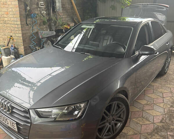 Серый Ауди А4, объемом двигателя 1.98 л и пробегом 157 тыс. км за 17500 $, фото 1 на Automoto.ua