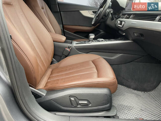 Сірий Ауді А4, об'ємом двигуна 2 л та пробігом 54 тис. км за 17800 $, фото 30 на Automoto.ua