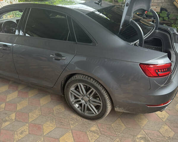 Серый Ауди А4, объемом двигателя 1.98 л и пробегом 157 тыс. км за 17500 $, фото 3 на Automoto.ua