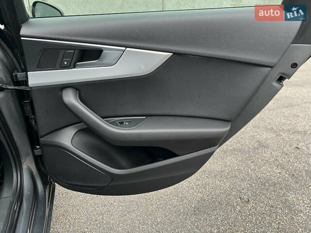 Серый Ауди А4, объемом двигателя 1.98 л и пробегом 100 тыс. км за 19300 $, фото 27 на Automoto.ua