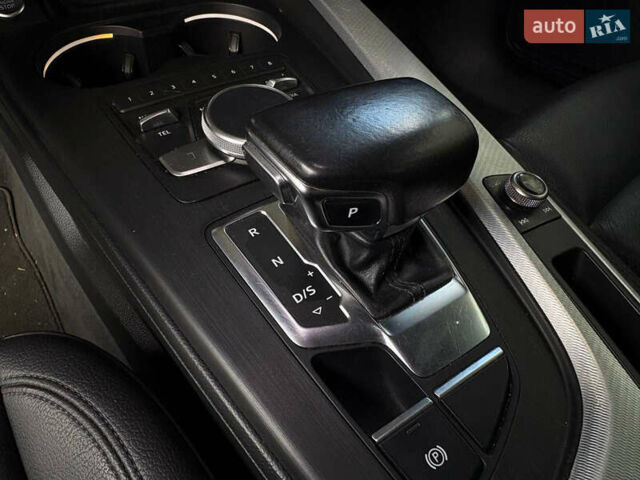 Серый Ауди А4, объемом двигателя 2 л и пробегом 247 тыс. км за 16000 $, фото 2 на Automoto.ua