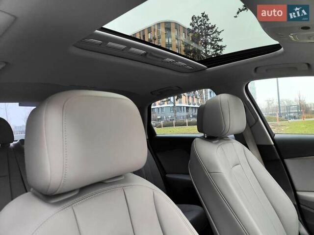 Серый Ауди А4, объемом двигателя 2 л и пробегом 128 тыс. км за 15990 $, фото 56 на Automoto.ua