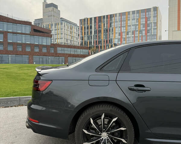 Серый Ауди А4, объемом двигателя 1.98 л и пробегом 133 тыс. км за 18500 $, фото 3 на Automoto.ua