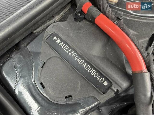 Серый Ауди А4, объемом двигателя 3 л и пробегом 253 тыс. км за 20700 $, фото 79 на Automoto.ua