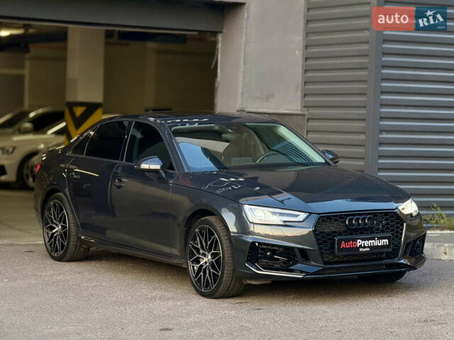 Сірий Ауді А4, об'ємом двигуна 2 л та пробігом 110 тис. км за 19500 $, фото 4 на Automoto.ua