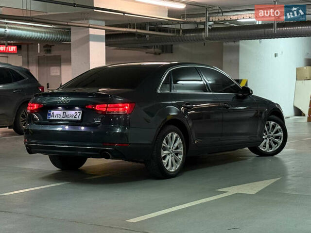 Серый Ауди А4, объемом двигателя 2 л и пробегом 147 тыс. км за 12999 $, фото 3 на Automoto.ua