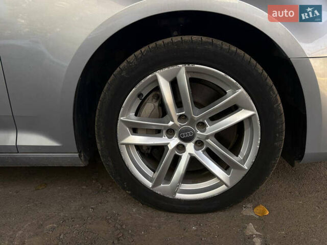 Серый Ауди А4, объемом двигателя 2 л и пробегом 247 тыс. км за 16000 $, фото 10 на Automoto.ua