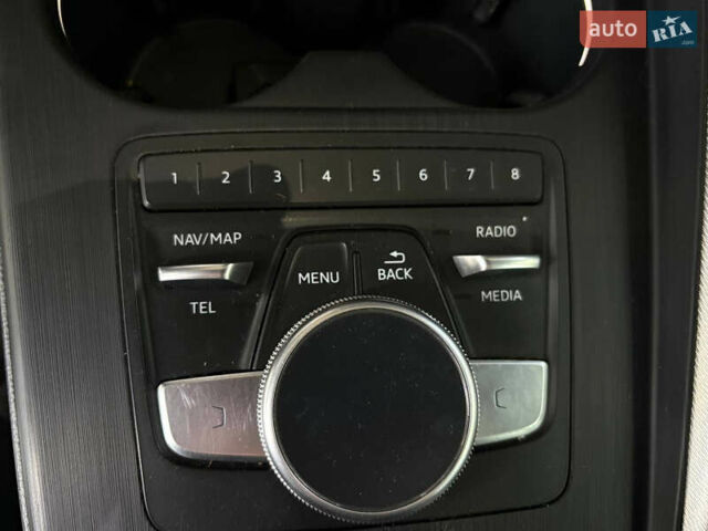 Серый Ауди А4, объемом двигателя 2 л и пробегом 247 тыс. км за 16000 $, фото 1 на Automoto.ua