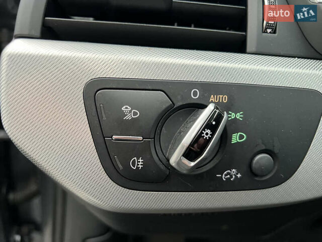 Серый Ауди А4, объемом двигателя 1.98 л и пробегом 100 тыс. км за 19300 $, фото 12 на Automoto.ua