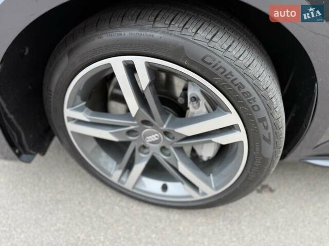 Сірий Ауді А4, об'ємом двигуна 1.98 л та пробігом 124 тис. км за 19900 $, фото 4 на Automoto.ua