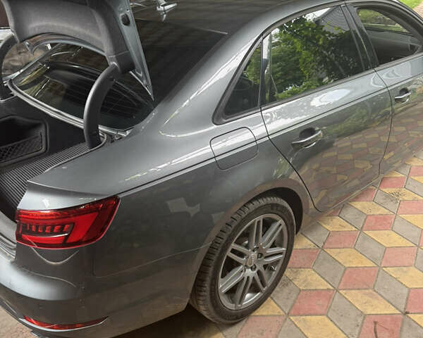 Серый Ауди А4, объемом двигателя 1.98 л и пробегом 157 тыс. км за 17500 $, фото 5 на Automoto.ua