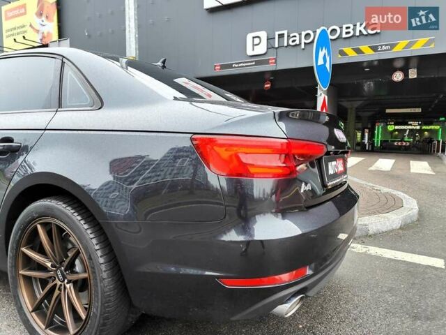 Серый Ауди А4, объемом двигателя 2 л и пробегом 128 тыс. км за 15990 $, фото 14 на Automoto.ua