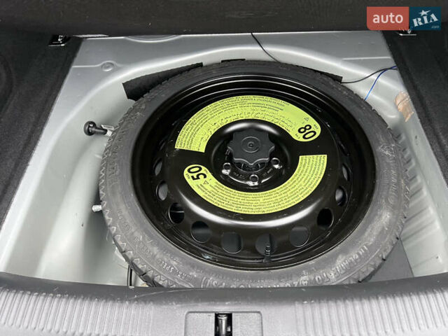 Сірий Ауді А4, об'ємом двигуна 2 л та пробігом 225 тис. км за 12490 $, фото 53 на Automoto.ua