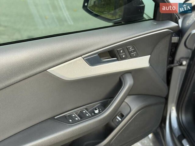 Серый Ауди А4, объемом двигателя 2 л и пробегом 160 тыс. км за 17700 $, фото 31 на Automoto.ua