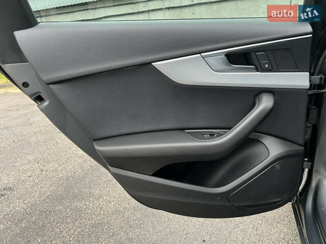 Серый Ауди А4, объемом двигателя 1.98 л и пробегом 100 тыс. км за 19300 $, фото 23 на Automoto.ua