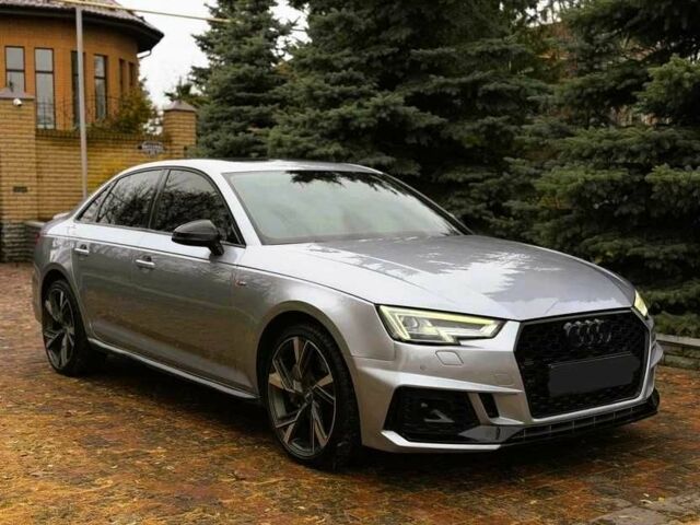 Сірий Ауді А4, об'ємом двигуна 2 л та пробігом 137 тис. км за 15700 $, фото 2 на Automoto.ua