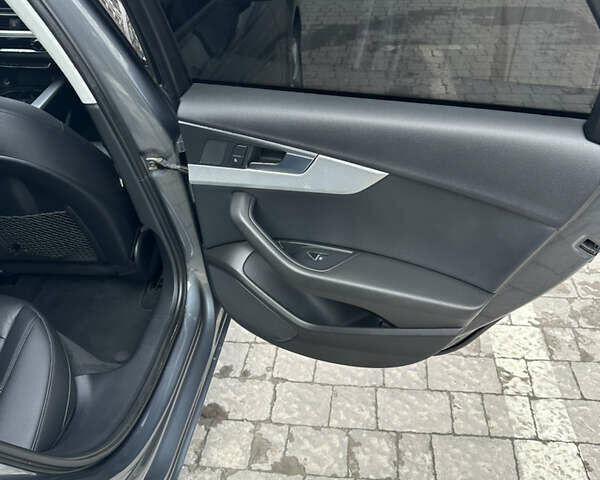 Сірий Ауді А4, об'ємом двигуна 1.98 л та пробігом 100 тис. км за 16900 $, фото 14 на Automoto.ua