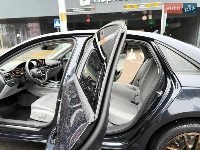 Серый Ауди А4, объемом двигателя 2 л и пробегом 128 тыс. км за 15990 $, фото 5 на Automoto.ua