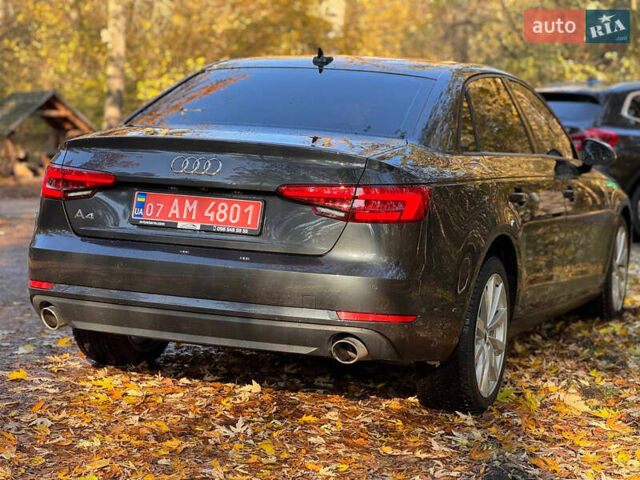 Ауді А4 2017 у Києві на Automoto.ua Сірий Ауді А4, об'ємом двигуна 2 л та пробігом 211 тис. км за 17300 $, фото 30 на Automoto.ua
