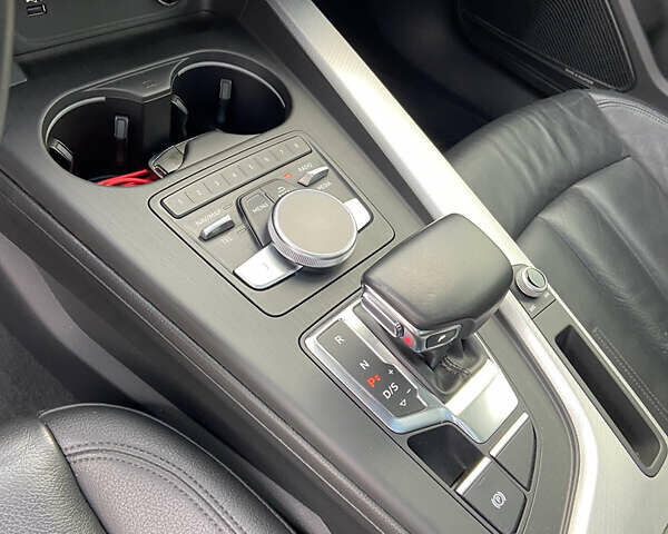 Сірий Ауді А4, об'ємом двигуна 1.98 л та пробігом 147 тис. км за 20900 $, фото 13 на Automoto.ua