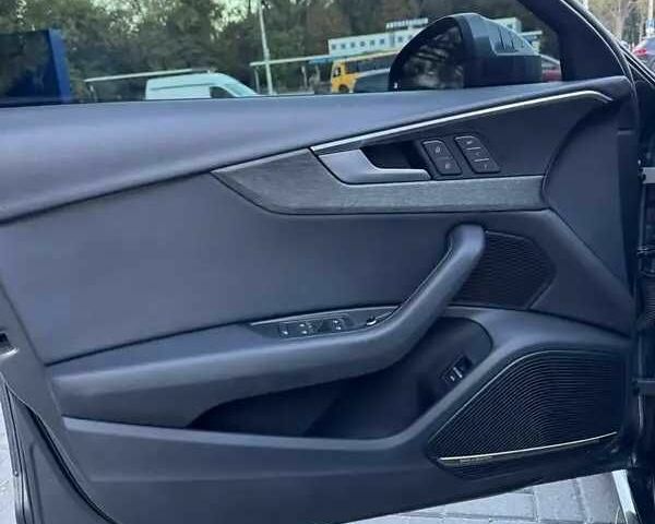 Сірий Ауді А4, об'ємом двигуна 2 л та пробігом 160 тис. км за 21200 $, фото 11 на Automoto.ua