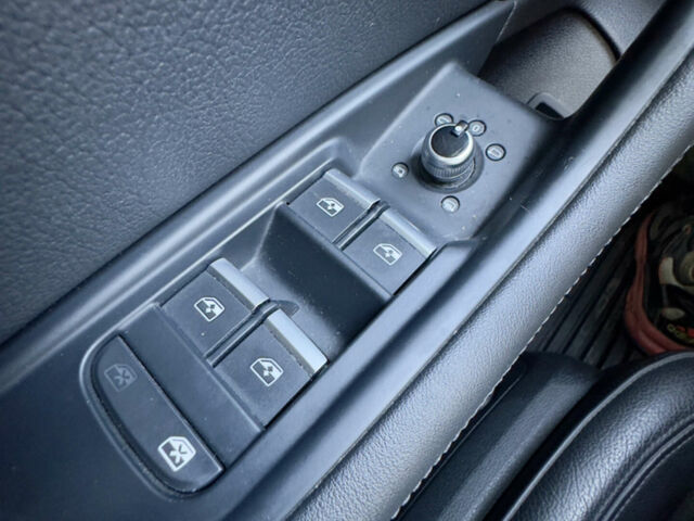 Сірий Ауді А4, об'ємом двигуна 2 л та пробігом 129 тис. км за 24499 $, фото 41 на Automoto.ua